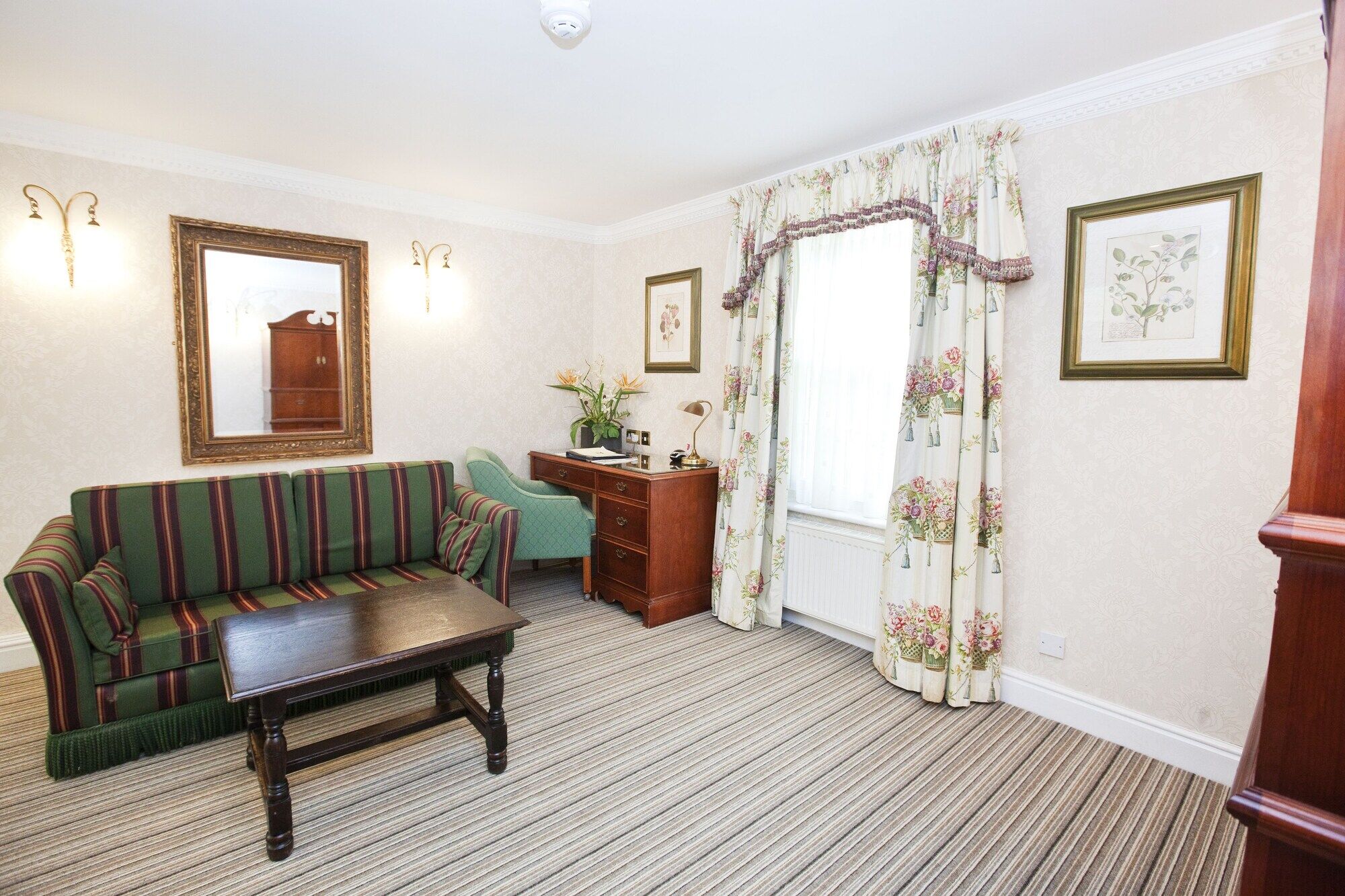 Marygreen Manor Brentwood Ngoại thất bức ảnh