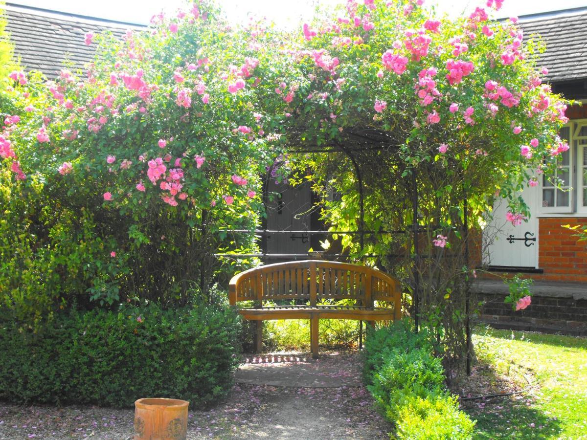 Marygreen Manor Brentwood Ngoại thất bức ảnh